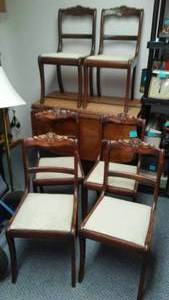lot 289A image: Vintage Dining Table with leaves and 6 Chairs. Nice.