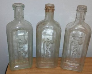 lot 297 image: Rawleighs Antique Glass Bottles (3)