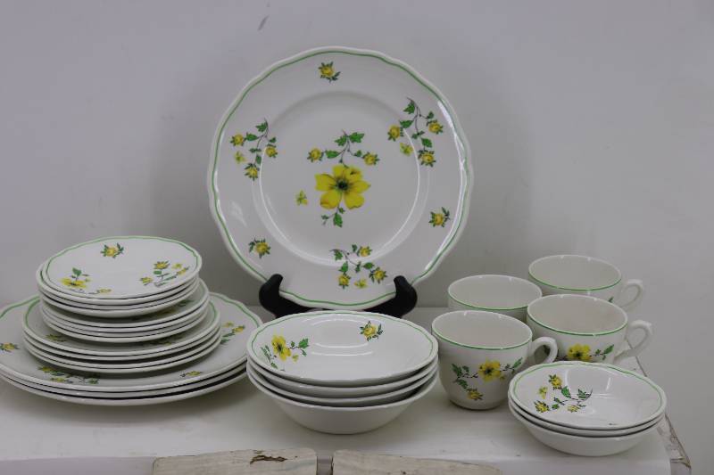 Enoch Wedgwood English Dinnerware Starter Set