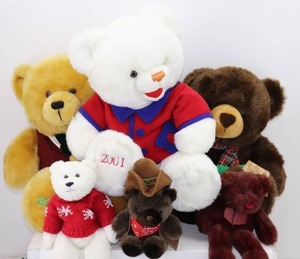 2 Piles of Stuffed Animals