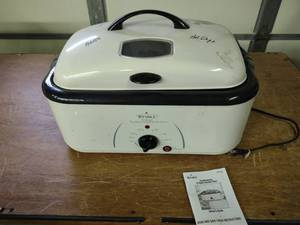 lot 32 image: Rival 18 Quart Top Browning Roaster...