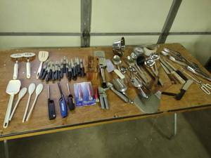 lot 43 image: Assorted Kitchen Utensils...