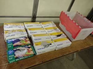 lot 46 image: Assorted Gloves & Tub...