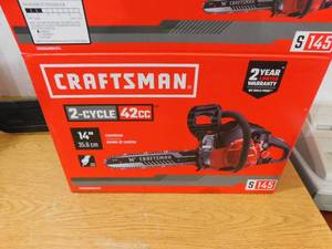 lot 19 image: CRAFTSMAN S145 14-in 42-cc 2-Cycle Gas Chainsaw