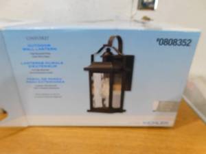 lot 47 image: Kichler Linford 13.75-in H Olde Bronze Medium Base (E-26) Outdoor Wall Light