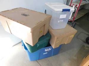 lot 97 image: (5) assorted tote lot