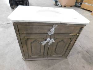 lot 132 image: 36 Bathroom Vanity
