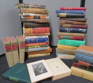 lot 23 image: LARGE LOT OF VINTAGE BOOKS.