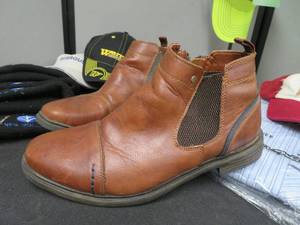 lot 54 image: MENS LOT