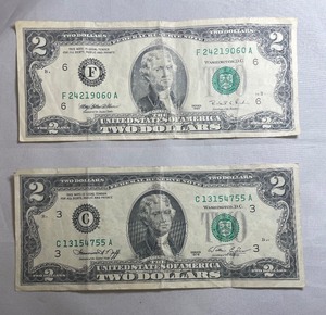 2 $2 Bills 1995 - F24219060A, 1976 - C13154755A