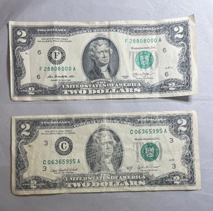 2 $2 Bills - 2013 - F28808000A, 2013A - C06365995A