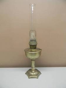 lot 5 image: VINTAGE MANTLE LAMP CO. - MODEL B ALADDIN OIL LAMP, ORIGINAL CHIMNEY - AWESOME PIECE - APPROX 26 - SEE PICTURES