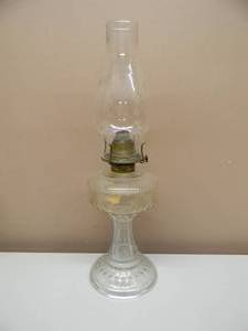 lot 6 image: VINTAGE ORNATE GLASS OIL LAMP - AWESOME PIECE - APPROX 19 - SEE PICTURES