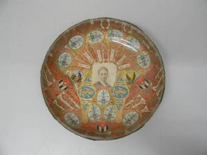 lot 11 image: RARE VINTAGE AMERICANA CIGAR BAND FOLK ART ASHTRAY - NICE - VERY COOL PIECE - APPROX 5 ROUND - SEE PICTURES