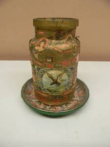 lot 14 image: RARE VINTAGE AMERICANA CIGAR BAND FOLK ART ASHTRAY - NICE - VERY COOL PIECE - APPROX 4.5 ROUND WJAR - SEE PICTURES