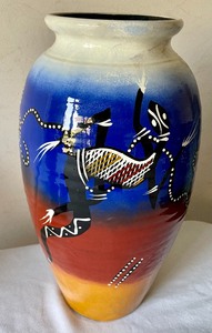lot 59 image: Australian Vase by Leonie Roser