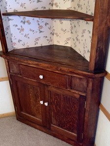 lot 19 image: Wonderful Corner Shelf Display Cabinet