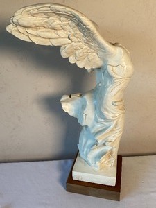 lot 150 image: Headless Winged Victory of Samothrace Statue