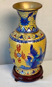 lot 45 image: Beautiful Dragon Motif Chinese Cloisonn Vase
