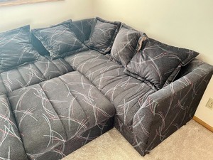 lot 167 image: L Shaped Sofa with 2 Ottomans