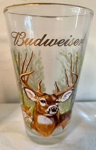 lot 191 image: 8 Wildlife Budweiser Glasses