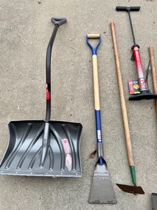 lot 291 image: Lot of Yard and Garage Tools
