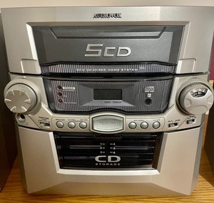 lot 222 image: Audiovox 5 CD Home Stereo System