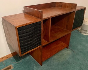 lot 239 image: Unique Speaker Table