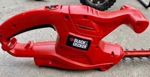 lot 278 image: Electric Black & Decker Trimmer