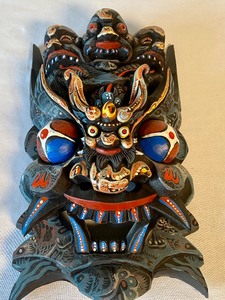 lot 34 image: Elaborate Wooden Mask from China