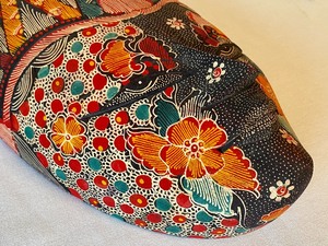 lot 33 image: Bright and Bold Colored Decorative Mask from Malaysia