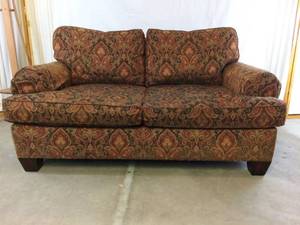 WOW High Quality Drexel Heritage From Their Antique Heirloom Collection Gorgeous Deep Seated Loveseat In A Rich Persian Boho Style Textured Paisley Pattern Softly Filled With A Luxury Combination Of GooseDuck Down - It Is In Excellent Condition
