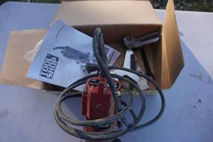 lot 12 image: Tool Shop Brand Model 241-4094 Power Laminate Trimmer