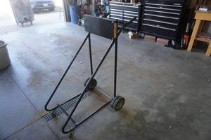 lot 33 image: Wheeled Outboard Motor Stand