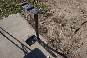 lot 56 image: Vehicle ReceiverTrailer Channel Mount 2 Station Bike Rack