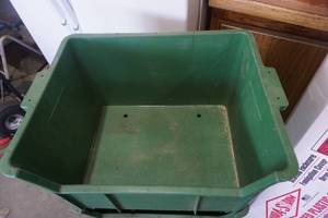 lot 76 image: 3 - Green Stackable Storage Bins