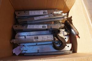 lot 98 image: Lot of Sterling Model BK-0103-11 Fast Mount Shelving Brackets
