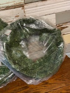 24 Wreaths Lot of 3