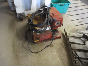 lot 5 image: Goodall 708 Truck Booster