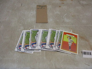 lot 35 image: Vlad Guerrero Jr lot of 17 baseball cards