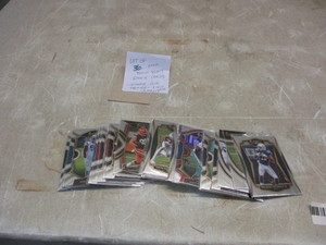 lot 39 image: Lot of 36 football rookie cards(3 die cut)