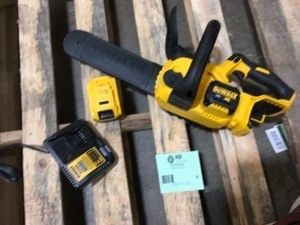 DEWALT 12 in. 20V MAX Lithium-Ion Cordless Brushless Chainsaw with (1) 5.0Ah Battery and Charger Included Customer Returns See Pictures