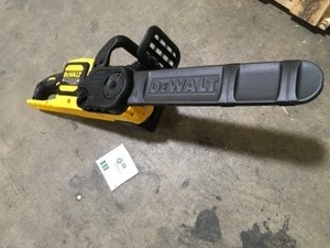 DEWALT 16 in. 60V MAX Lithium-Ion Cordless FLEXVOLT Brushless Chainsaw with (1) No Battery and Charger See Pictures