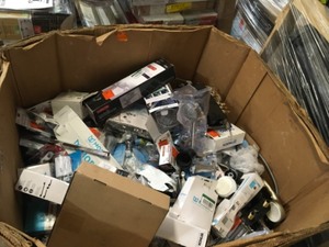 Gaylord of Assorted Brands Bathrooms Accessories Various Types and Conditions
