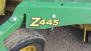 John Deere Z445 Zero Turn Lawn Mower With 54 Deck
