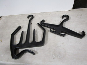 lot 428 image: Underwater Kinetics hangers, 2  dif...