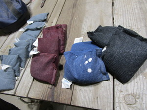 lot 429 image: Scuba weight two 5lb, two 4lb, fou...
