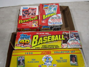 lot 446 image: Baseball cards 1990, 1991, puzzle ...