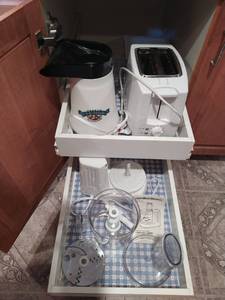 lot 30 image: Collection of Kitchen Electronics