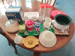 lot 45 image: Collection of Kitchen and Houseware Items